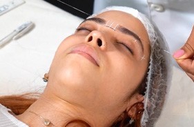 ds2 - Domine a arte do Design de Sobrancelhas com nosso curso online. Aprenda técnicas profissionais e transforme carreiras. Comece sua jornada para a perfeição estética agora!