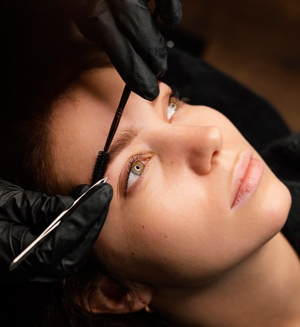 SPA das Sobrancelhas 12 img4 - Transforme seu talento em beleza com nosso curso online de Spa das Sobrancelhas. Aprenda técnicas exclusivas para criar sobrancelhas perfeitas. Inicie sua jornada para se tornar um expert em Spa das Sobrancelhas hoje mesmo!