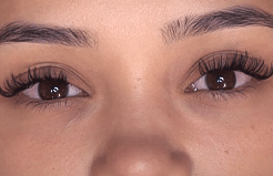 Extensão de Cílios 12 modulos efeito molhado - Domine a arte da extensão de cílios com nosso Curso Online. Aprenda técnicas profissionais e transforme seu futuro. Inscreva-se agora!